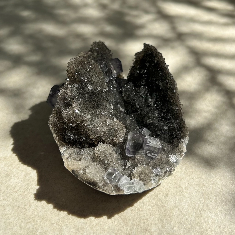 Calcedonio Nero con Fluorite Blu